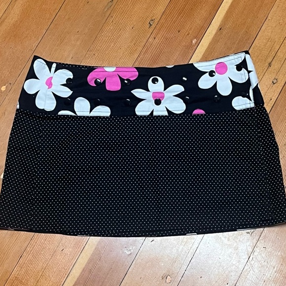 Sweet Spot reversible and adjustable skirt fits size 2-14 EUC - Picture 2 of 9